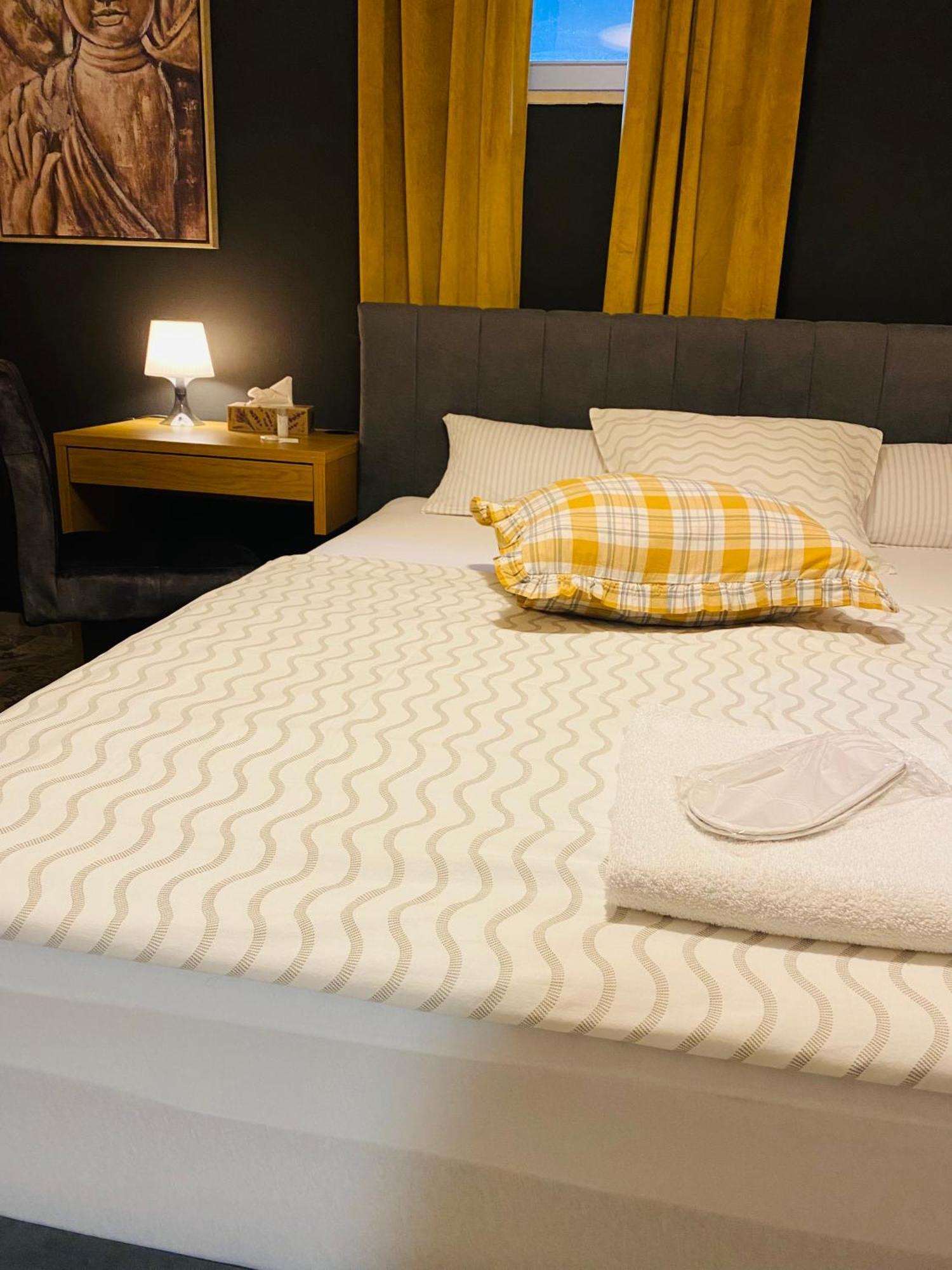 Rooms & Apartment Zala Airport Shuttle Option Cerklje na Gorenjskem Luaran gambar
