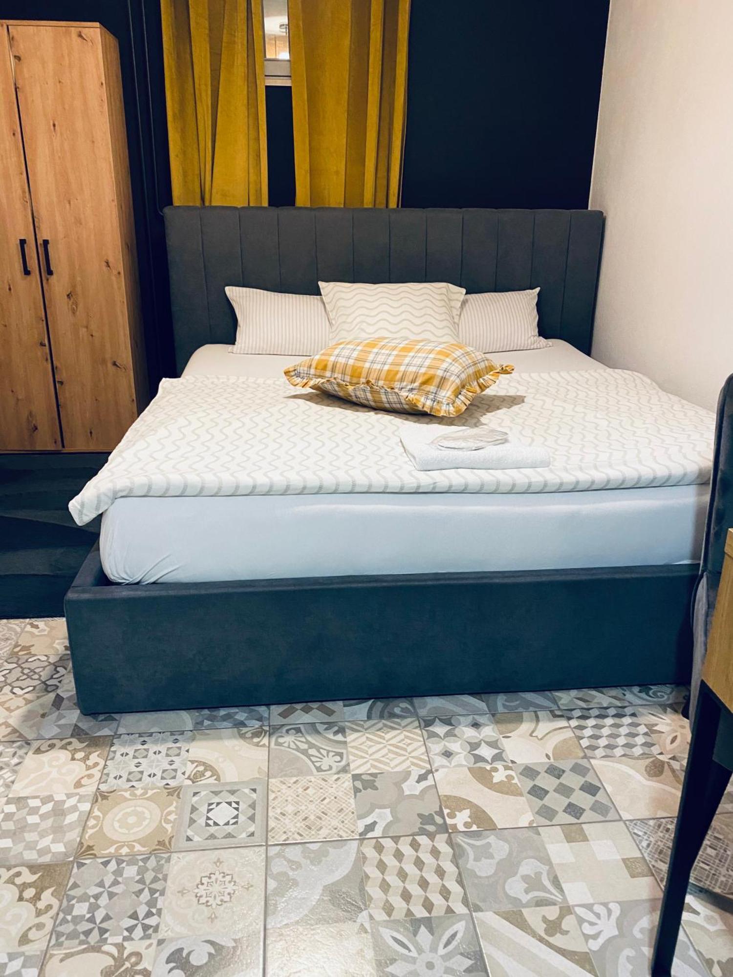 Rooms & Apartment Zala Airport Shuttle Option Cerklje na Gorenjskem Luaran gambar
